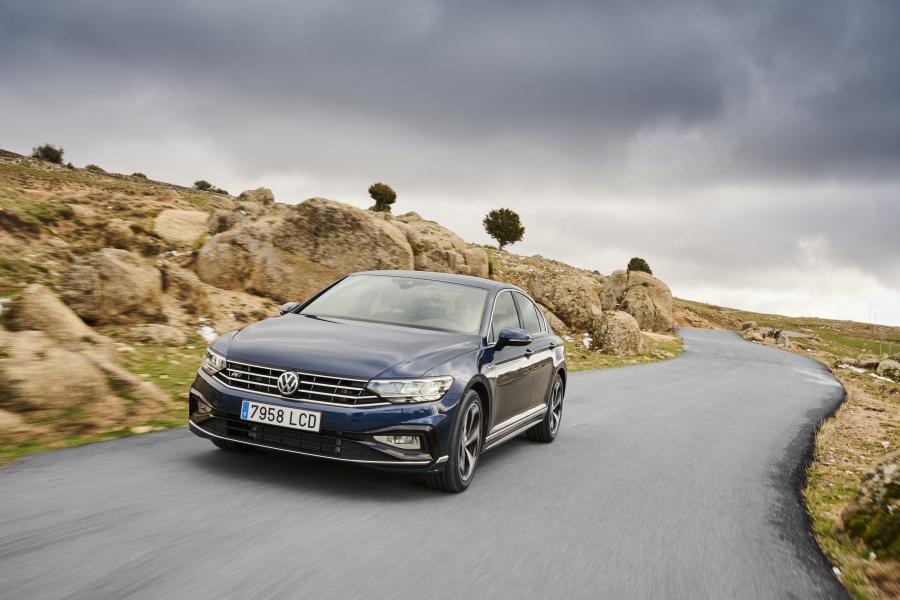  Volkswagen Passat R-Line (B8) 2019 года  (WW) (фото 20 из 24)